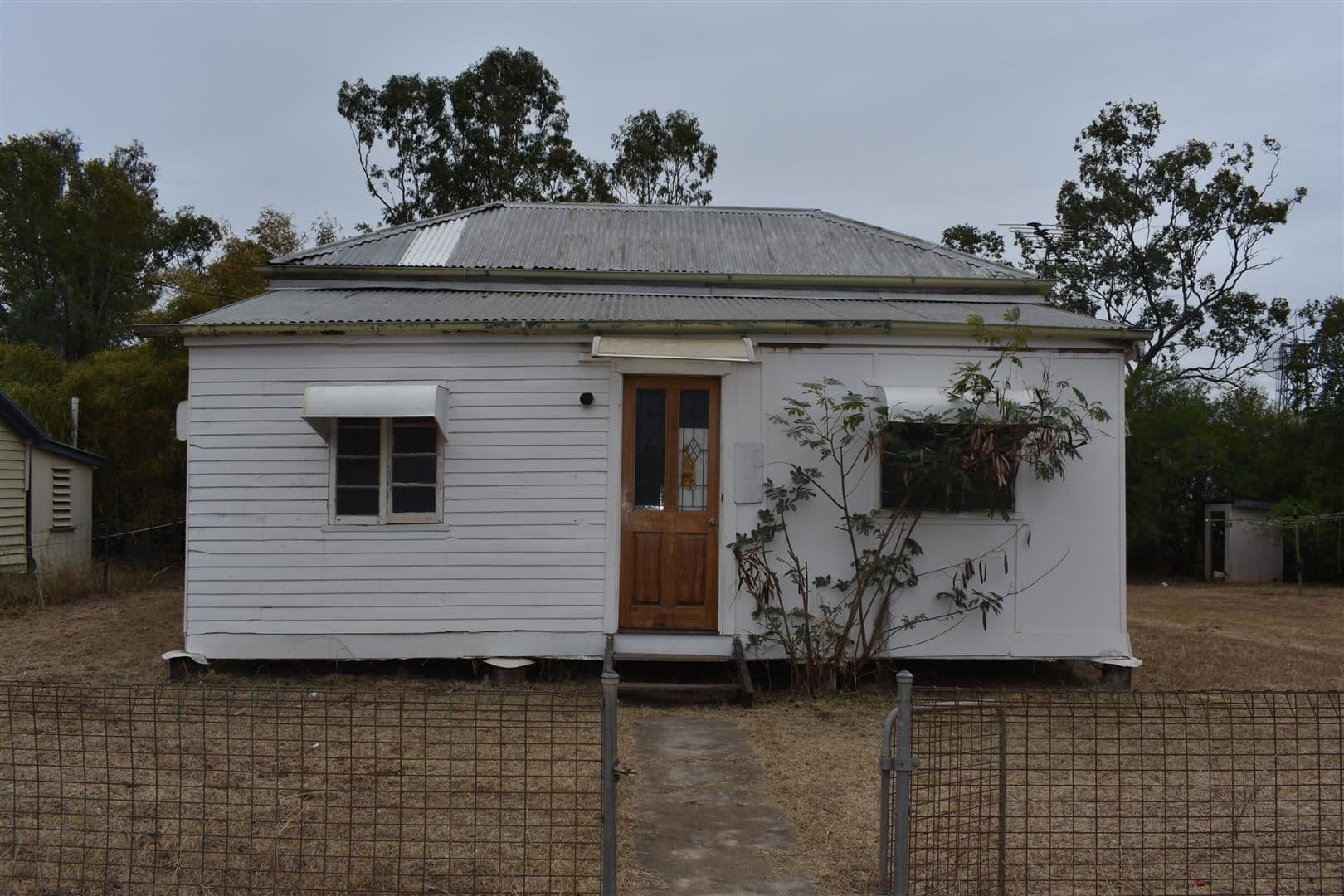 17 -19 Leichhardt Highway, Wowan QLD 4702, Wowan - Image 1