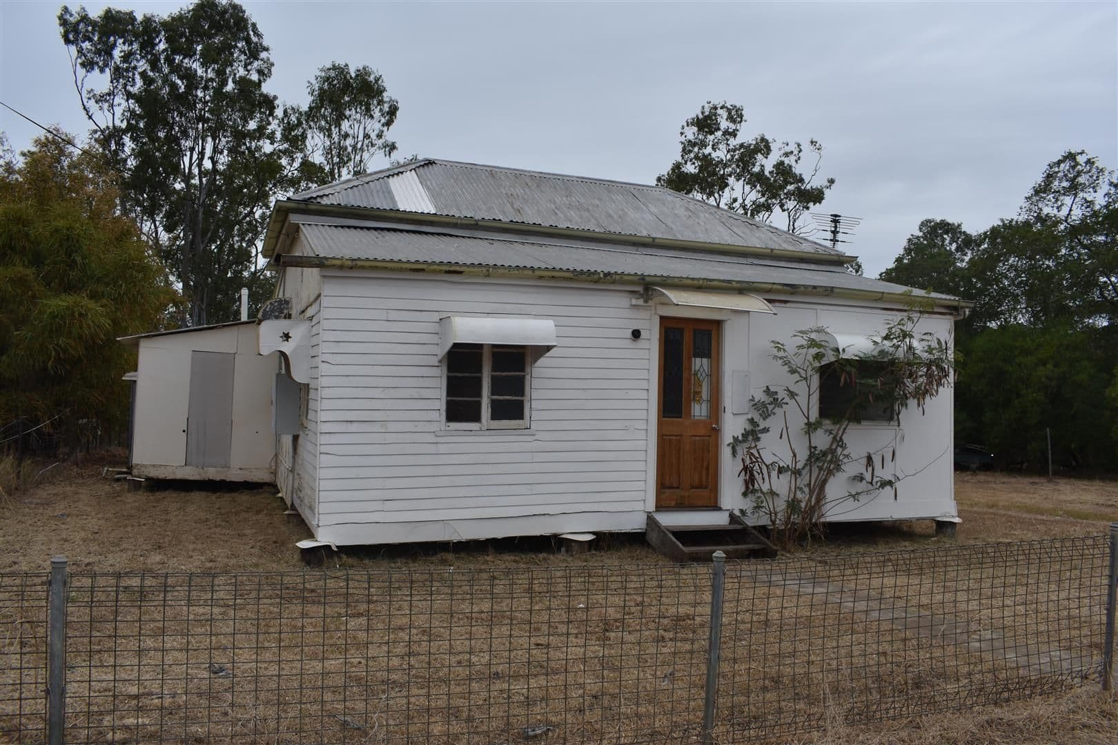 17 -19 Leichhardt Highway, Wowan QLD 4702, Wowan - Thumbnail 2