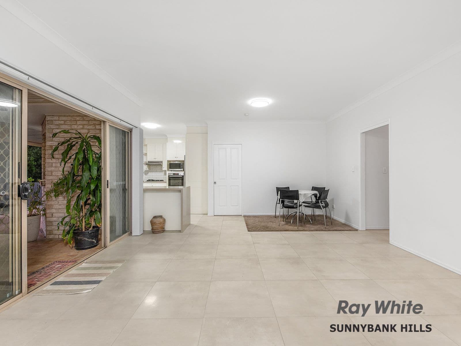 16 Chalmers Place, Sunnybank QLD 4109, Sunnybank - Thumbnail 3
