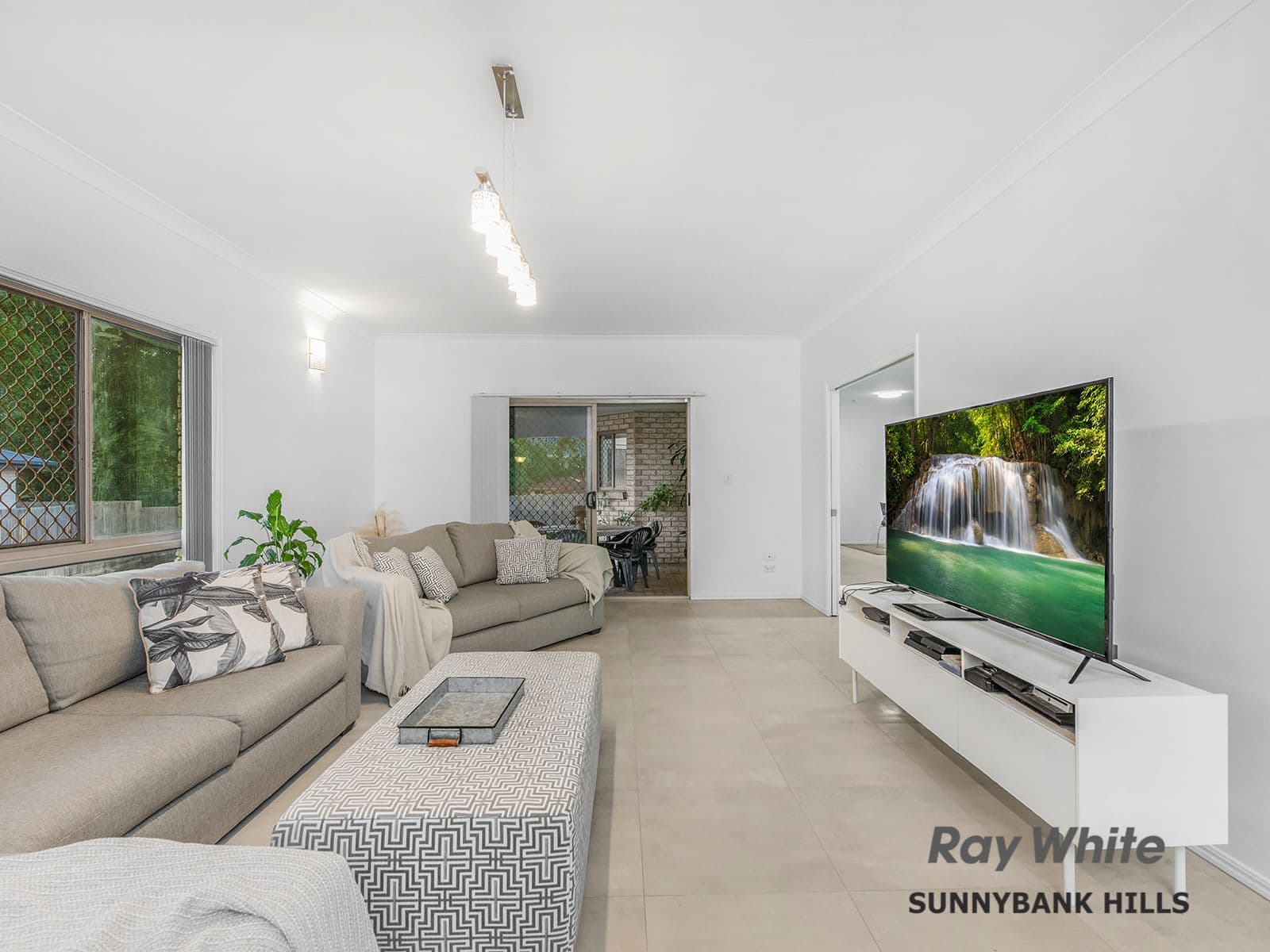 16 Chalmers Place, Sunnybank QLD 4109, Sunnybank - Thumbnail 5
