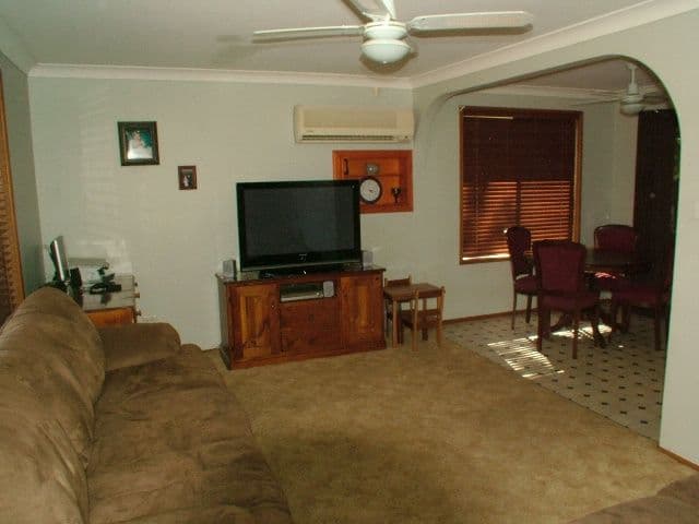 45   Chifley Drive, DUBBO NSW 2830, Dubbo - Thumbnail 2