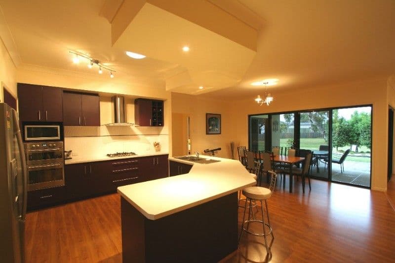 12 Raewood Close, CORAL COVE QLD 4670, Coral Cove - Thumbnail 2