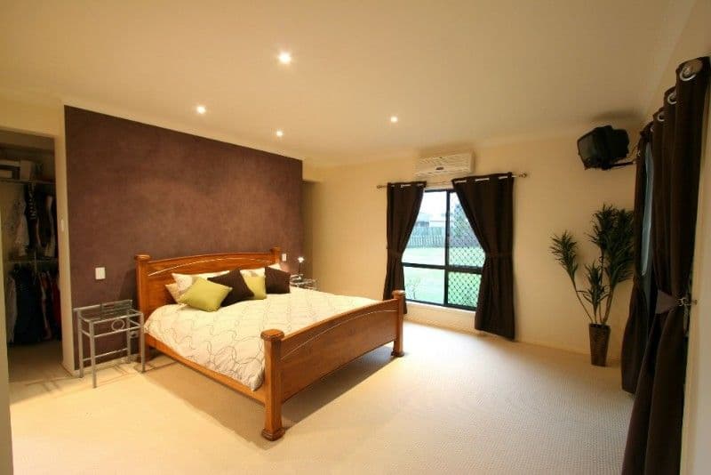 12 Raewood Close, CORAL COVE QLD 4670, Coral Cove - Thumbnail 4