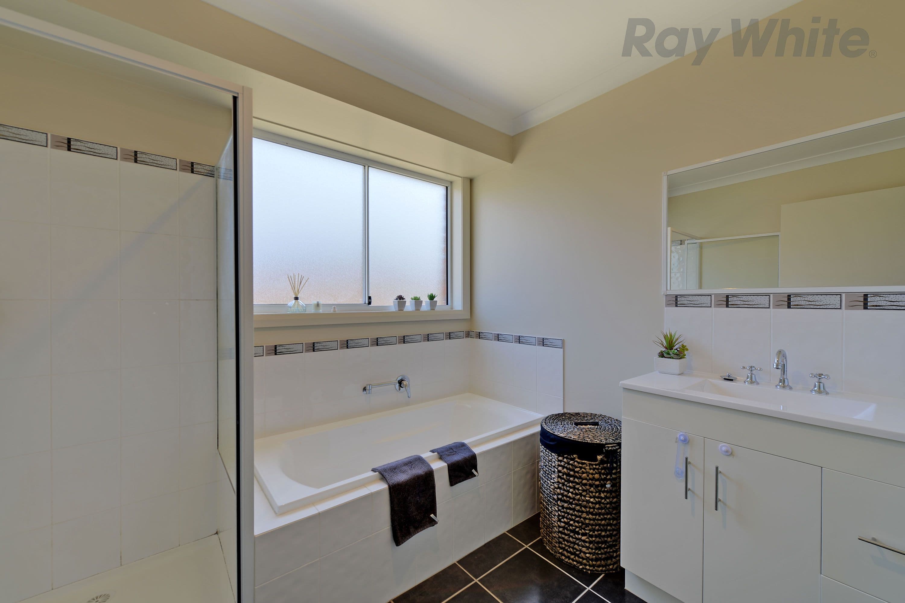 8 Gateway Drive, New Norfolk TAS 7140, New Norfolk - Thumbnail 4