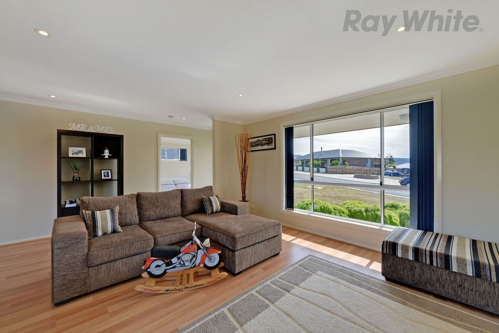 8 Gateway Drive, New Norfolk TAS 7140, New Norfolk - Thumbnail 7