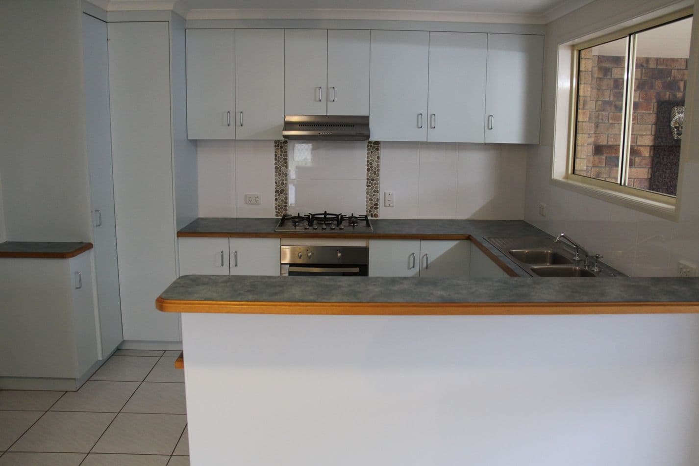 32 Geoffrey Thomas Drive, Tannum Sands QLD 4680, Tannum Sands - Thumbnail 2