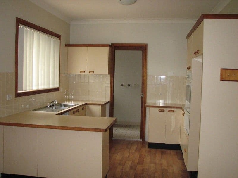 2 Kim Close, THIRLMERE NSW 2572, Thirlmere - Thumbnail 5