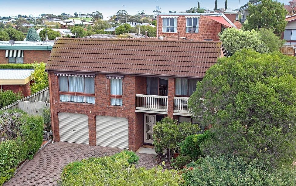 1 Knollbrook Close, HIGHTON VIC 3216, Highton - Image 1