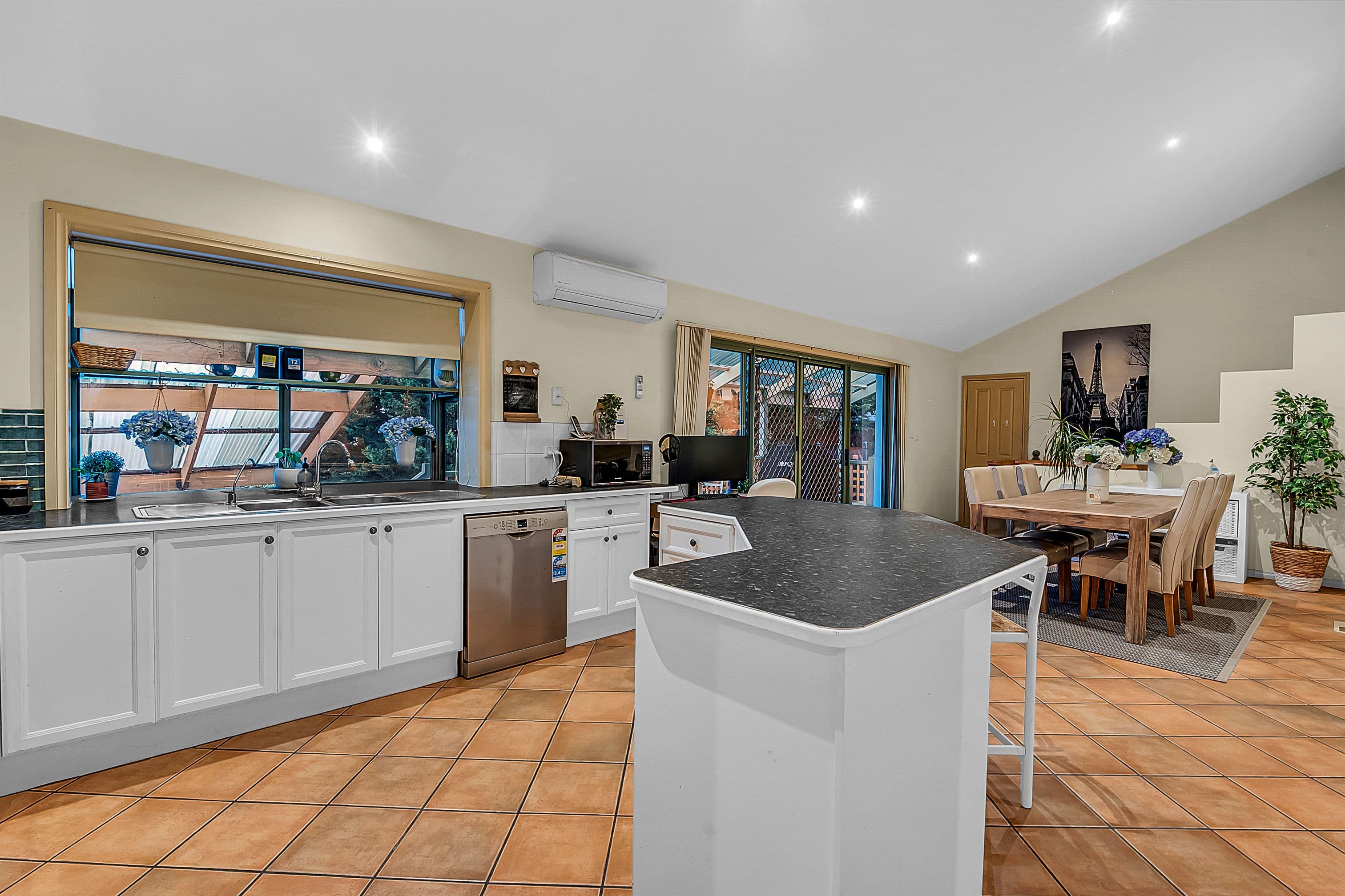 43 Ravenhill Boulevard, Roxburgh Park VIC 3064, Roxburgh Park - Thumbnail 8