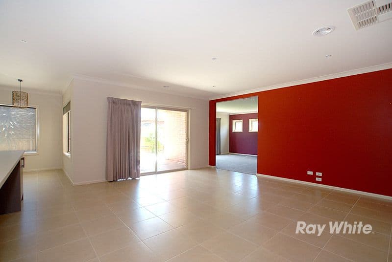 6 Angelique Street, BERWICK VIC 3806, Berwick - Thumbnail 3