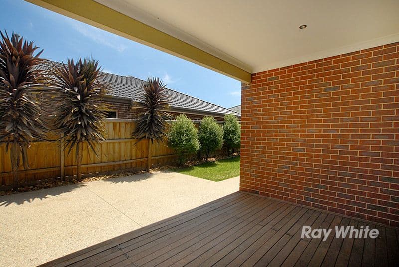 6 Angelique Street, BERWICK VIC 3806, Berwick - Thumbnail 4