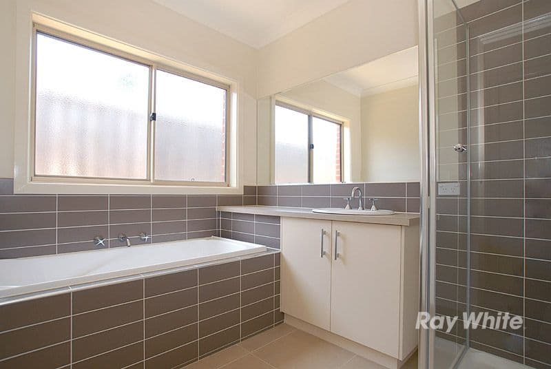 6 Angelique Street, BERWICK VIC 3806, Berwick - Thumbnail 6