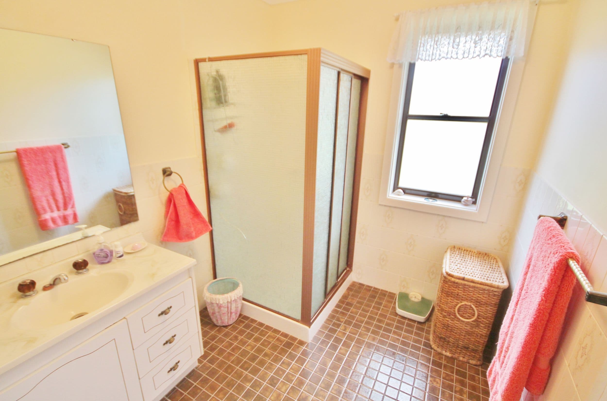 9 Charles Crescent, Young - Thumbnail 6