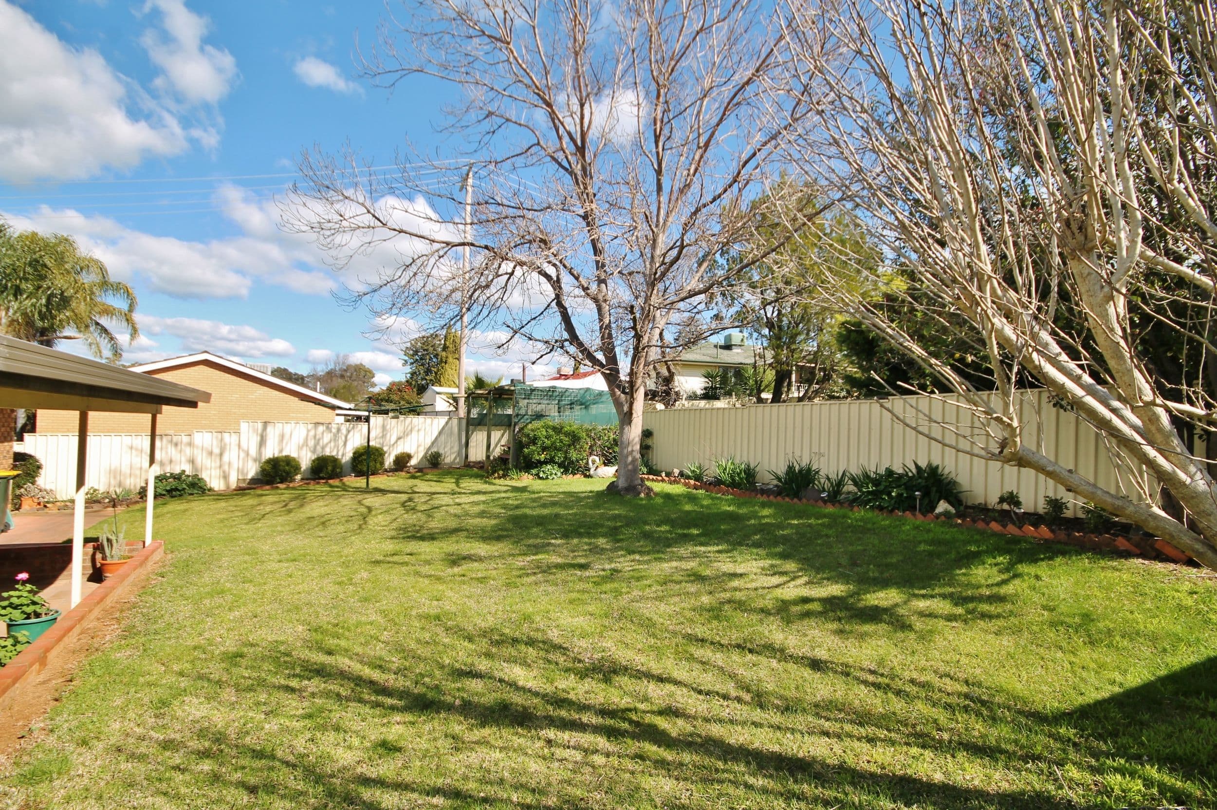 9 Charles Crescent, Young - Thumbnail 8