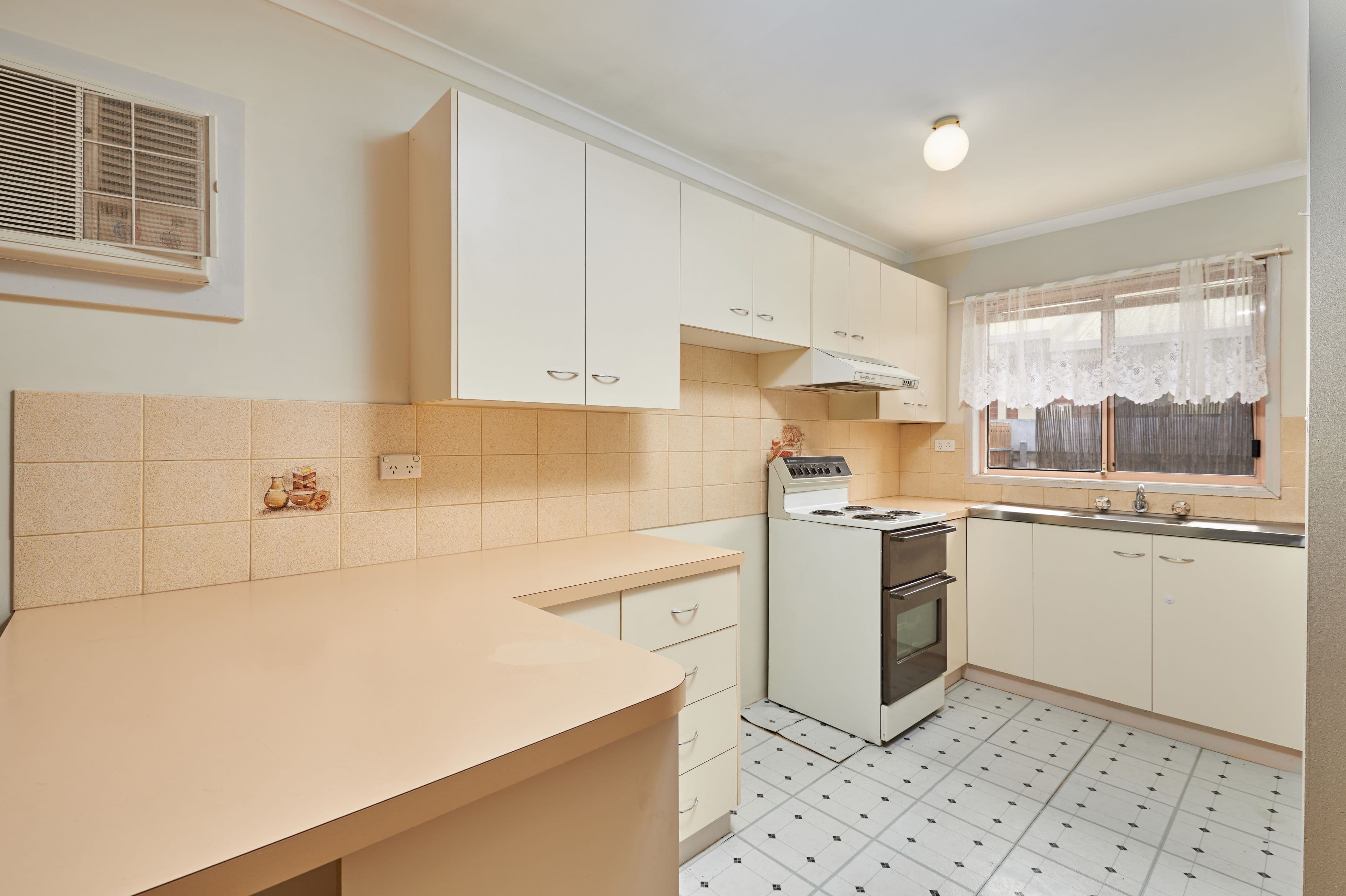 8 Bulolo Street, Ashmont - Thumbnail 3