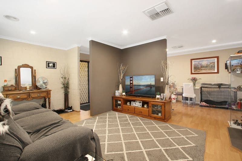 19 Waratah Way, Wodonga VIC 3690, Wodonga - Thumbnail 3