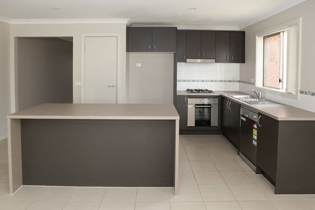 413 McGraths Road, WYNDHAM VALE VIC 3024, Wyndham Vale - Thumbnail 2