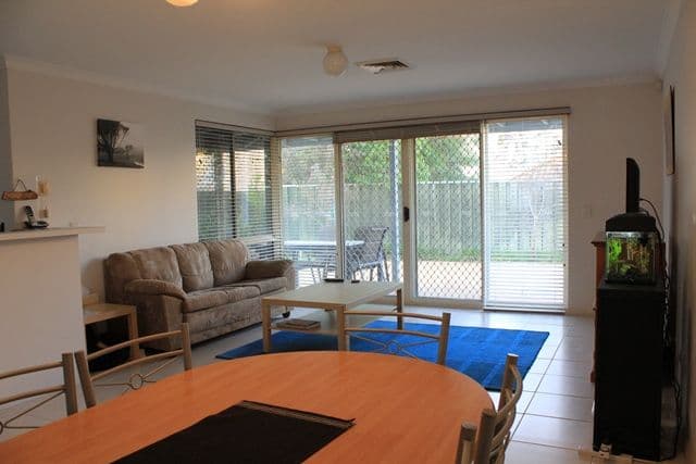 17 Ellen Brook Drive, The Vines WA 6069, The Vines - Thumbnail 4