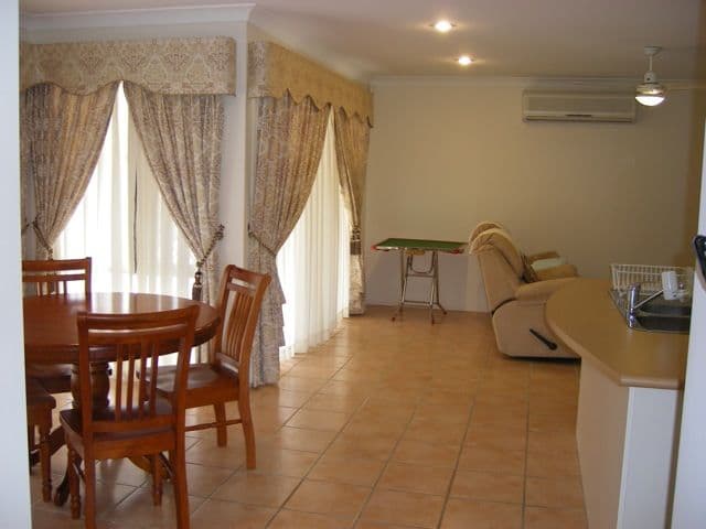 7  Susan Court, RUNCORN QLD 4113, Runcorn - Thumbnail 2