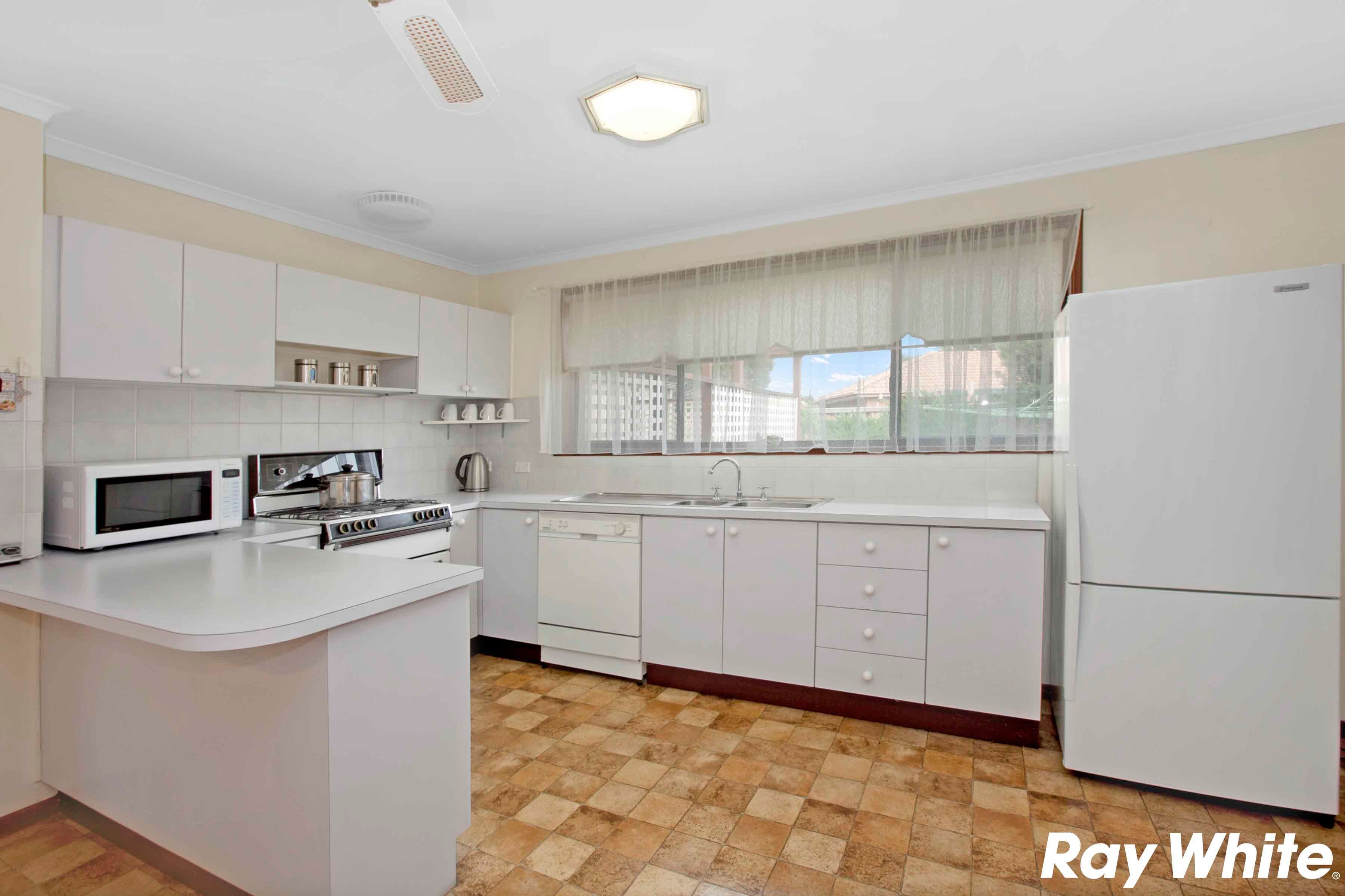 7 Oakbank Avenue, Mill Park VIC 3082, Mill Park - Thumbnail 2