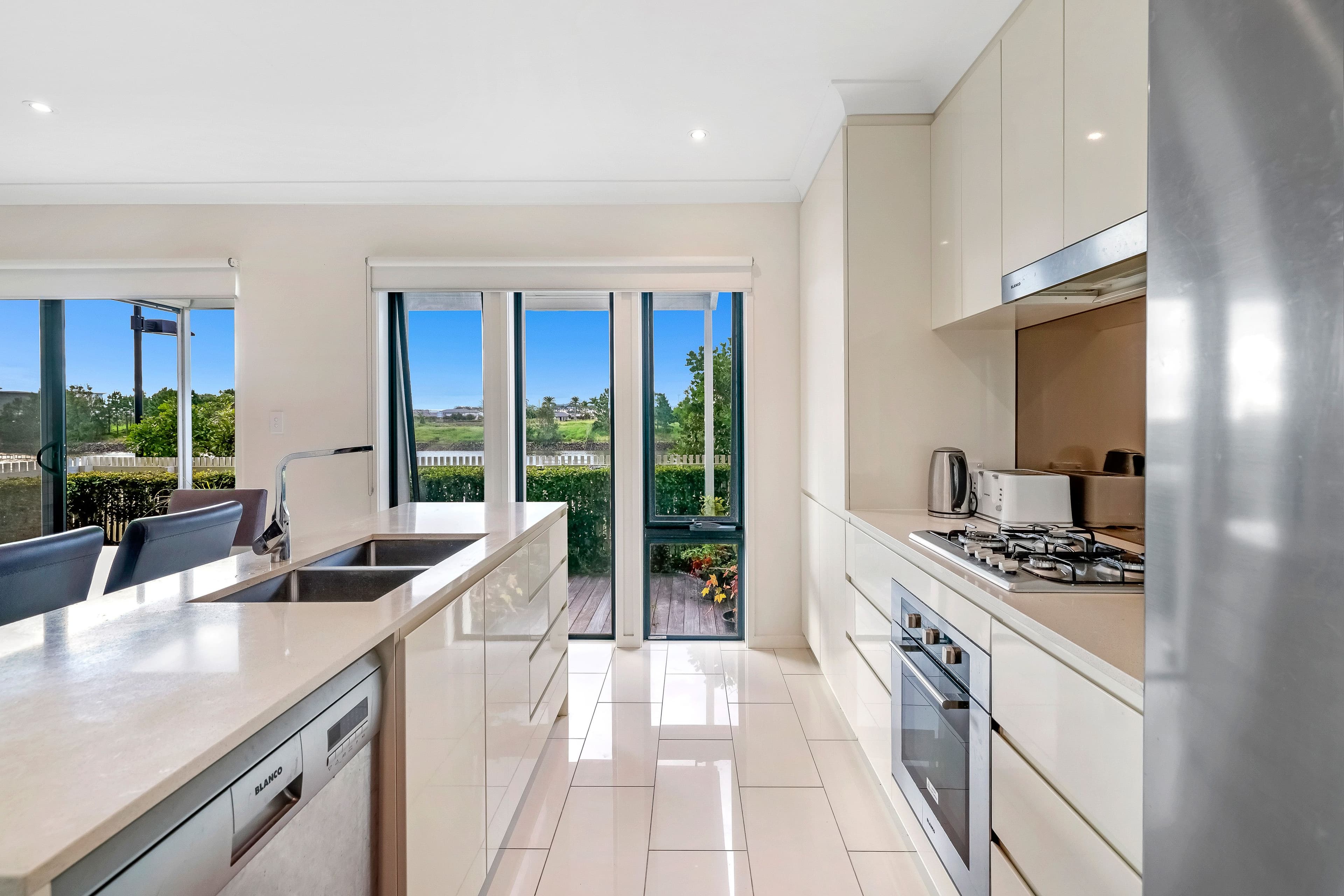 126 Marina Quays Boulevard, Hope Island QLD 4212, Hope Island - Thumbnail 3