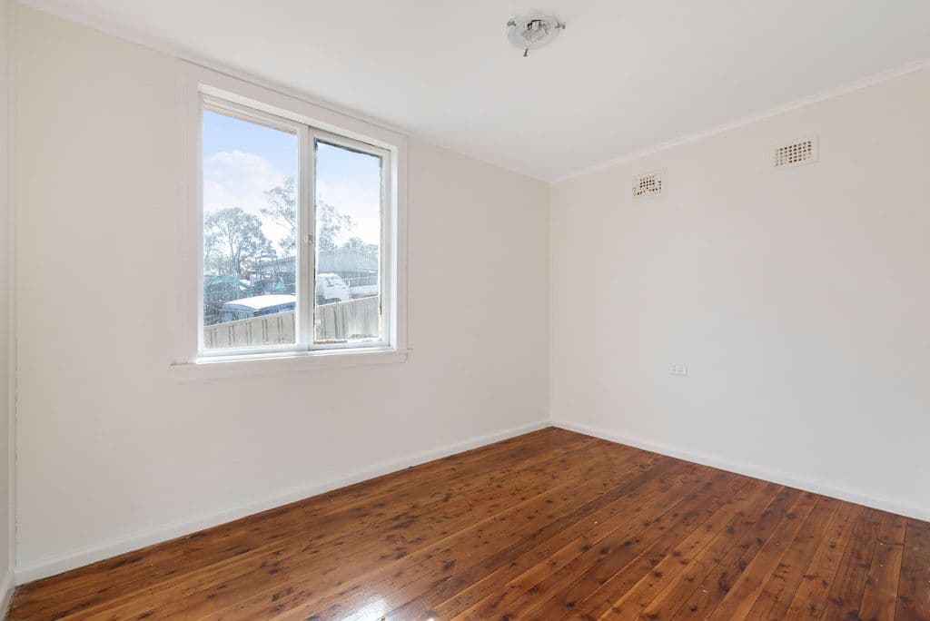 8 Aberdeen Road, Busby - Thumbnail 5