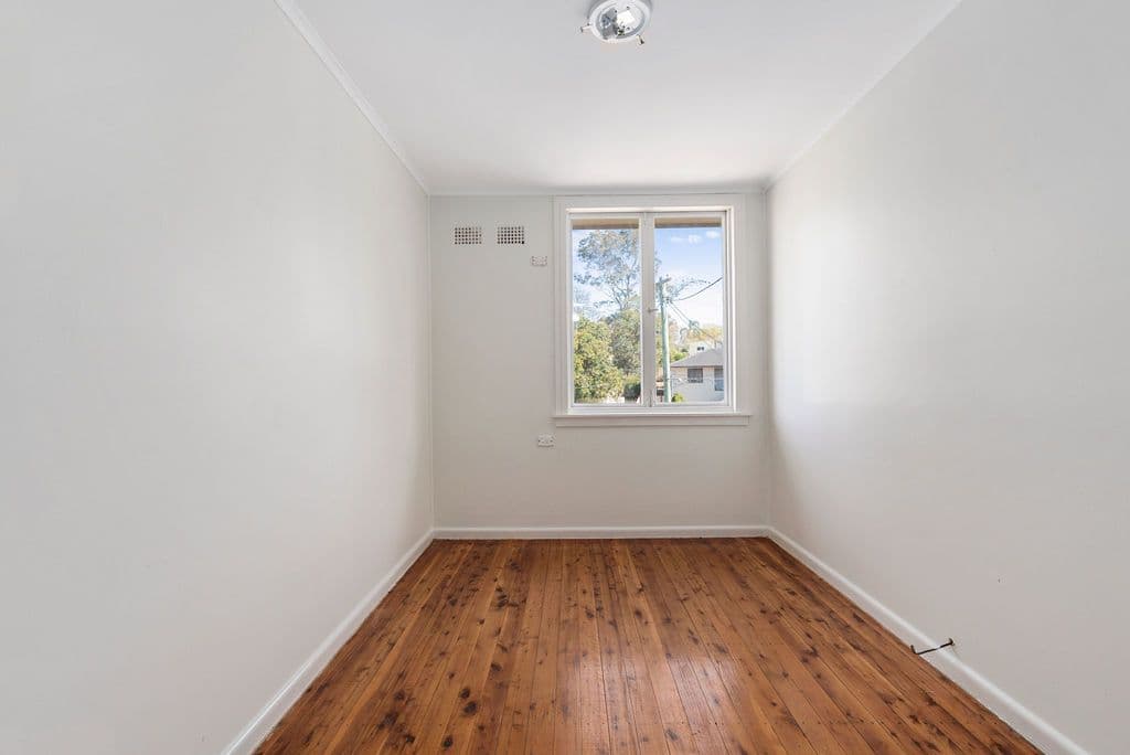 8 Aberdeen Road, Busby - Thumbnail 6