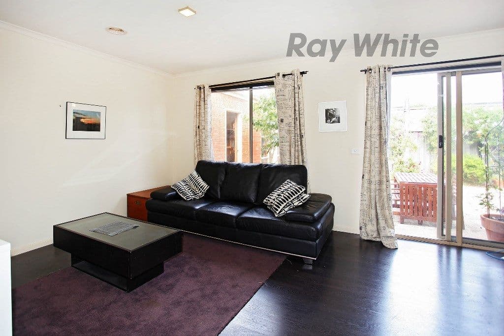 7 Coombes Court, Point Cook VIC 3030, Point Cook - Thumbnail 4