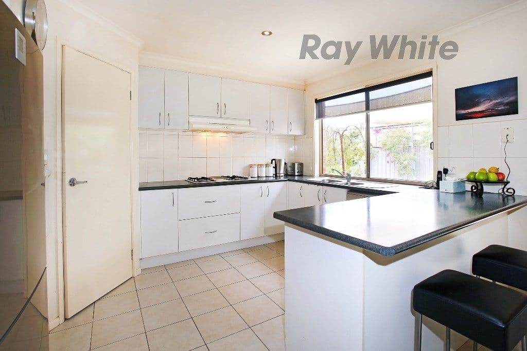 7 Coombes Court, Point Cook VIC 3030, Point Cook - Thumbnail 8