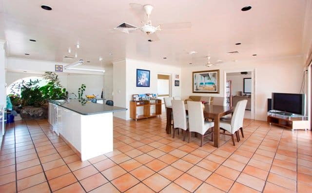 4 Emu Drive, SORRENTO QLD 4217, Sorrento - Thumbnail 3
