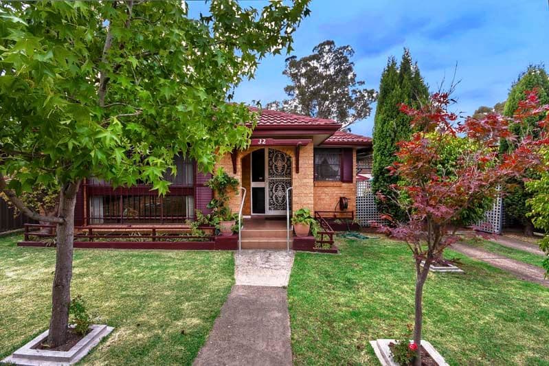 32 Falklands Avenue, BOSSLEY PARK NSW 2176, Bossley Park - Image 1