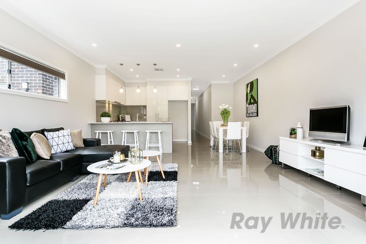 31 A & B Primavera Boulevard, Beaconsfield, Be.. - Thumbnail 2