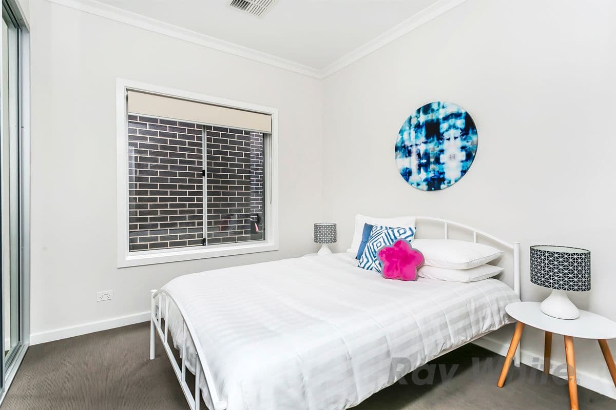 31 A & B Primavera Boulevard, Beaconsfield, Be.. - Thumbnail 8