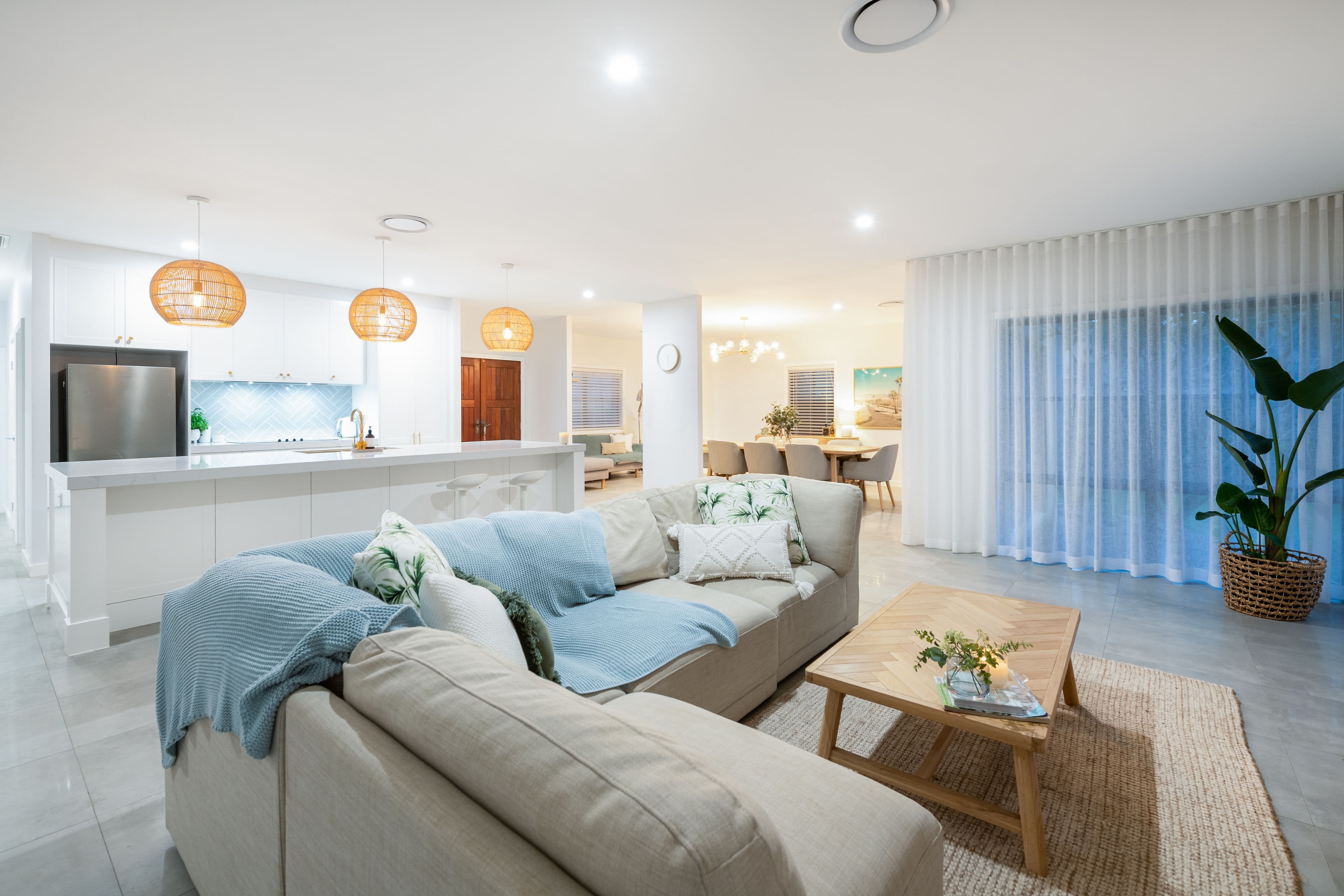 3303 Palladian Drive, Hope Island QLD 4212, Hope Island - Thumbnail 2