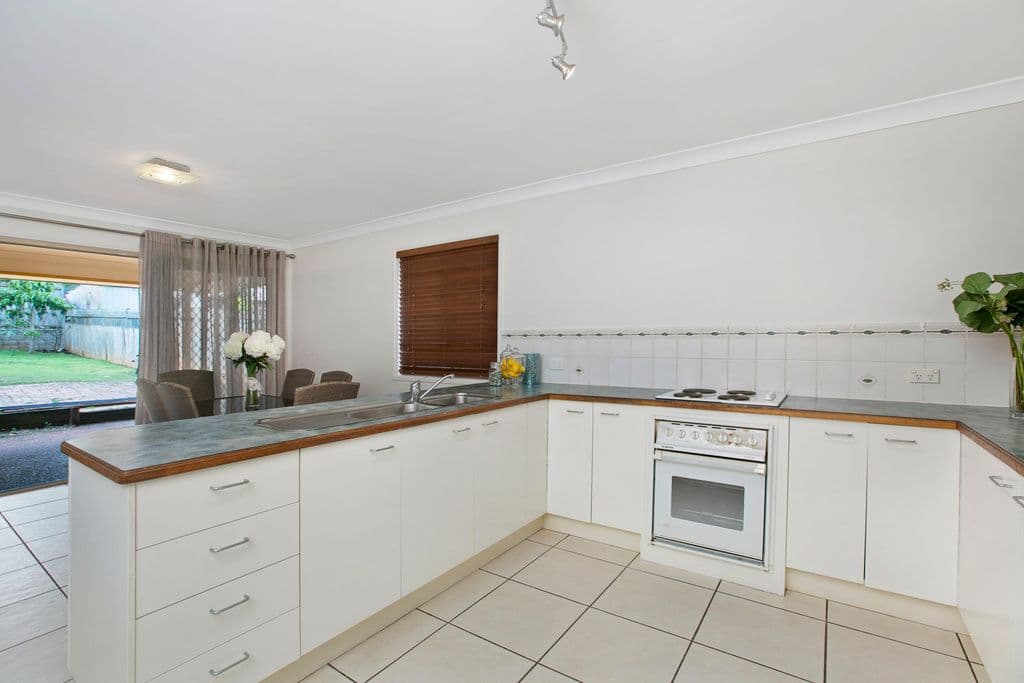 38 Duncan Street, WELLINGTON POINT QLD 4160, Wellington Point - Thumbnail 4