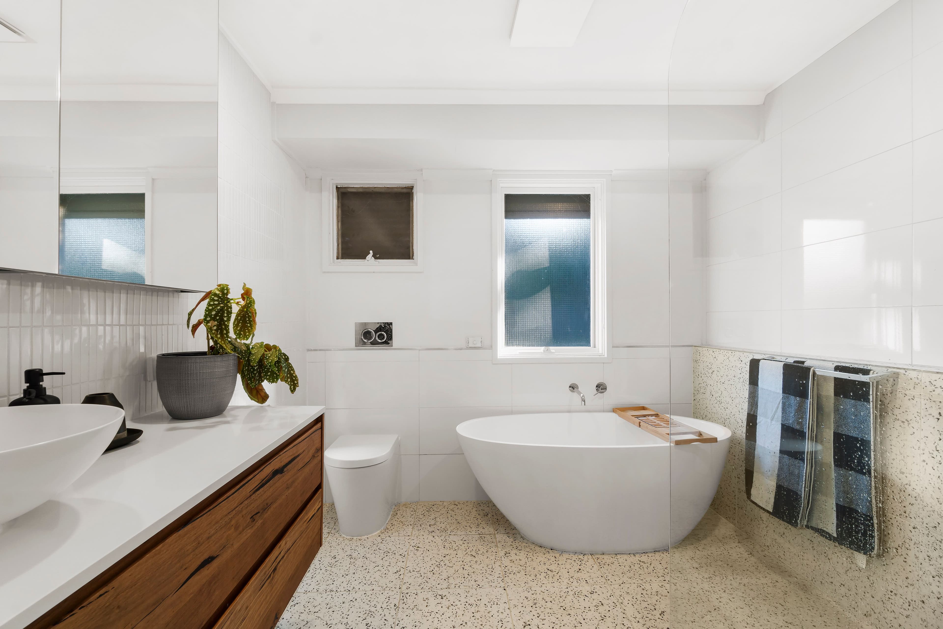 87 Prince Of Wales Avenue, Mill Park VIC 3082, Mill Park - Thumbnail 4