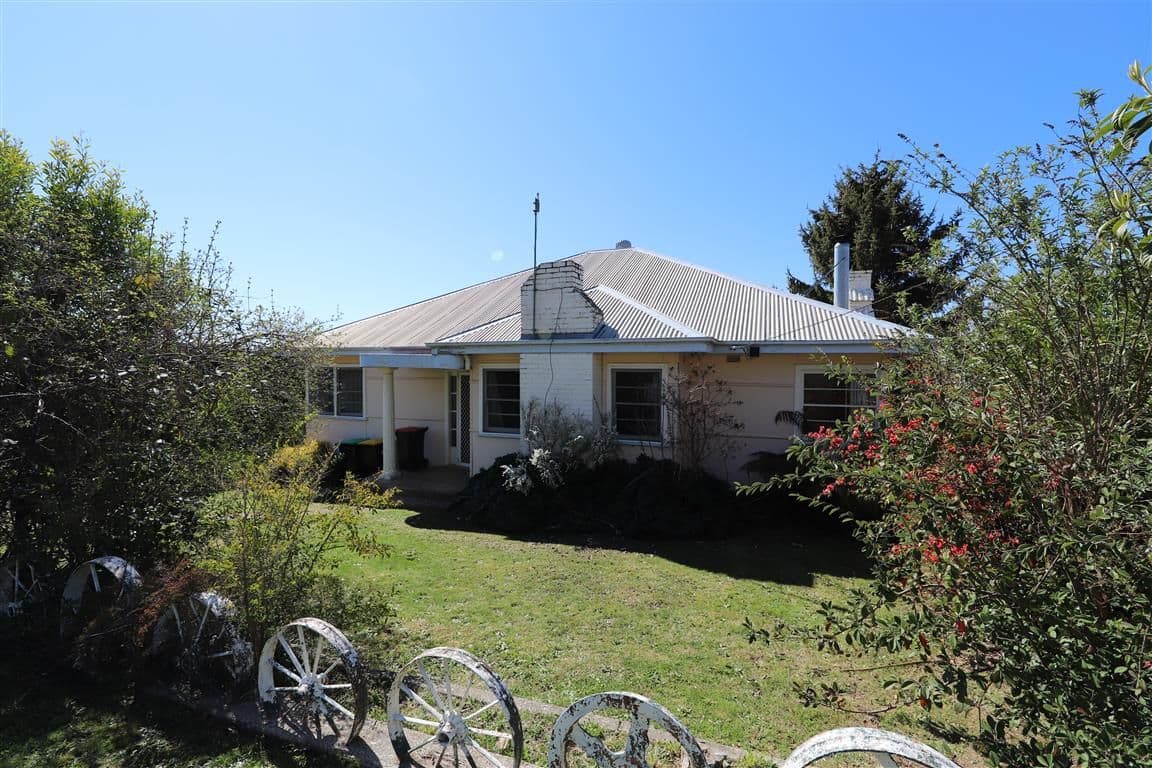 23 Sunnyside Avenue, Batlow NSW 2730, Batlow - Thumbnail 2