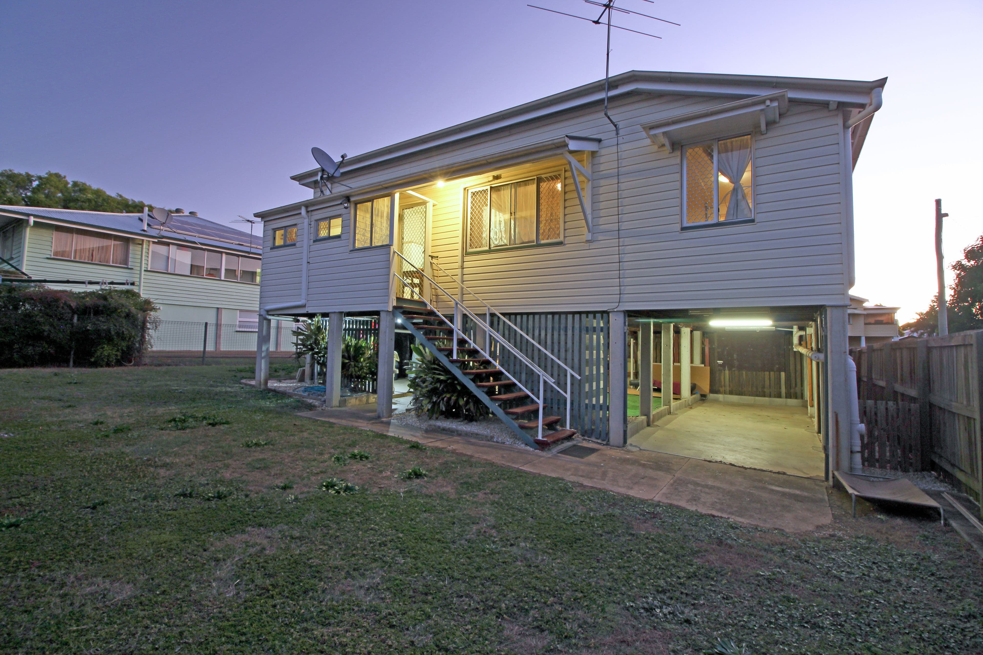 34 Macquarie Street, Silkstone QLD 4304, Silkstone - Thumbnail 2