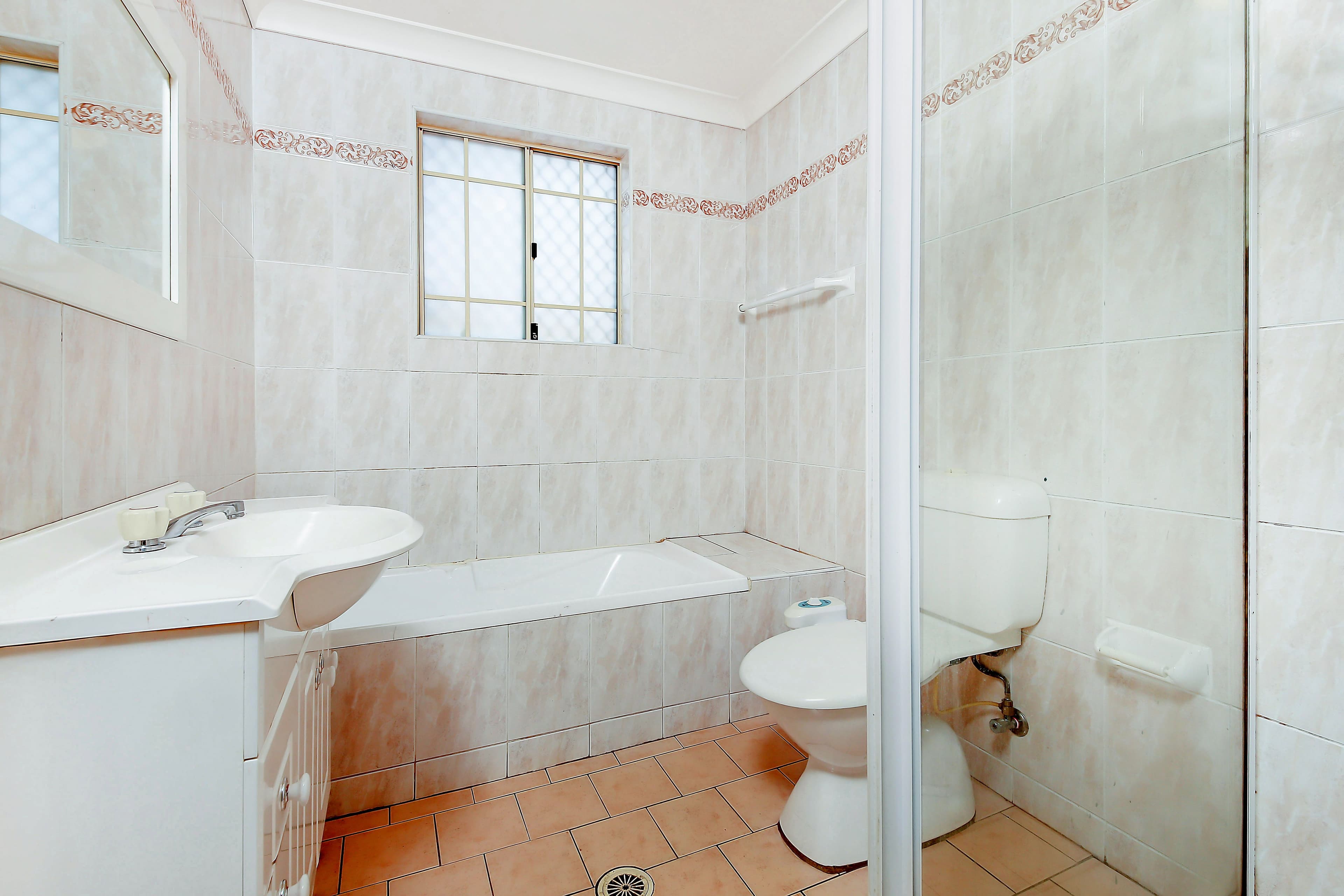 60 The Parkway, Sunbury, Sunbury - Thumbnail 4