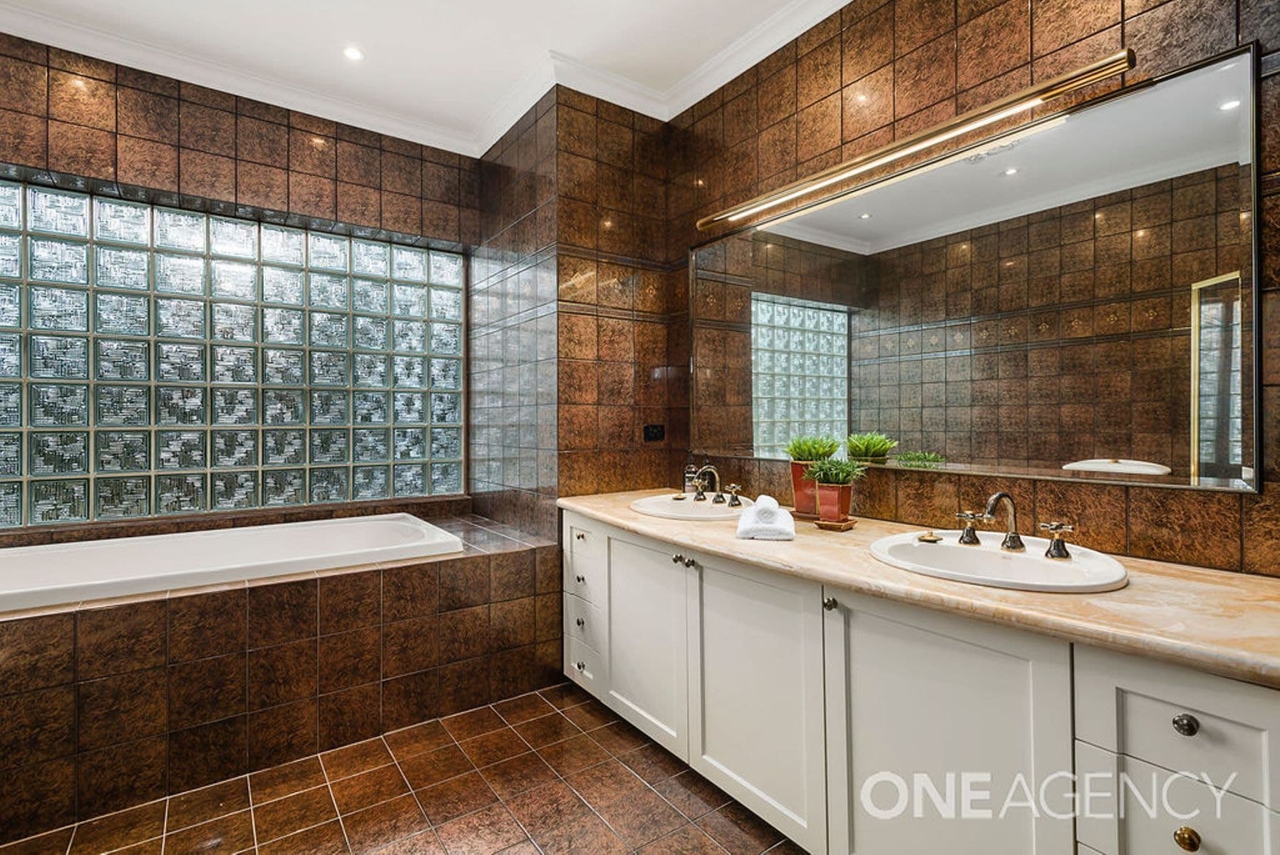 60 The Parkway, Sunbury, Sunbury - Thumbnail 8