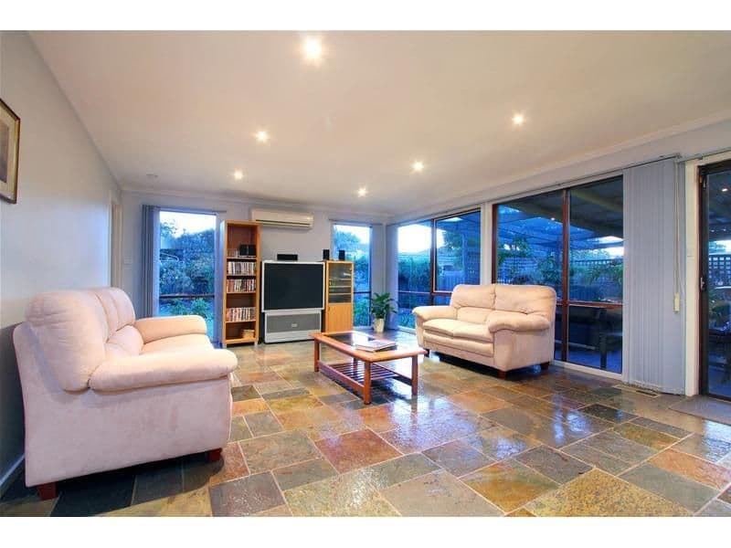 209 Nell Street, GREENSBOROUGH VIC 3088, Greensborough - Thumbnail 5