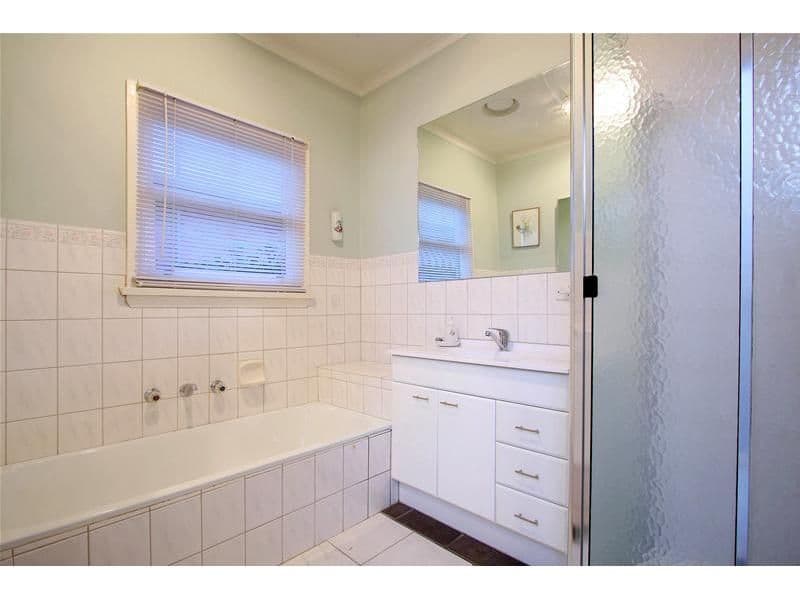 209 Nell Street, GREENSBOROUGH VIC 3088, Greensborough - Thumbnail 8