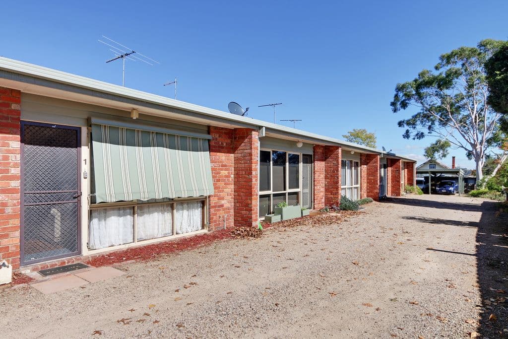 79 Castella Street, LILYDALE VIC 3140, Lilydale - Thumbnail 2