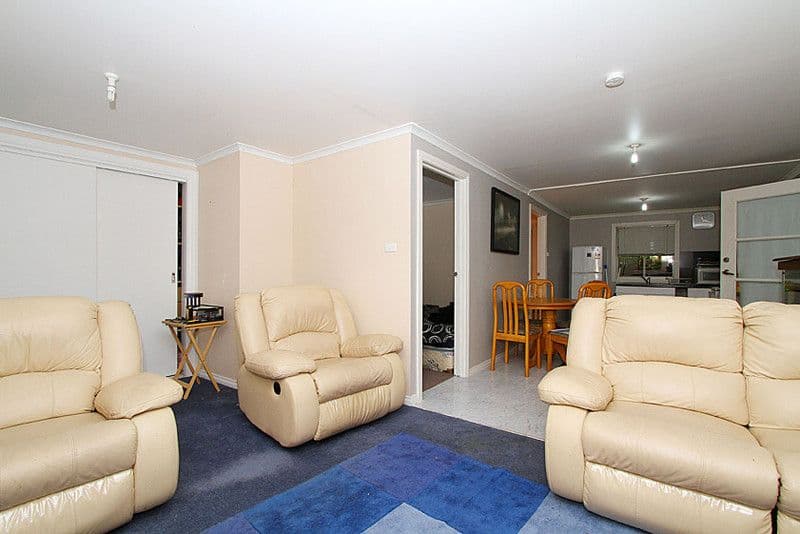 9 Honeysuckle Court, MILL PARK VIC 3082, Mill Park - Thumbnail 8