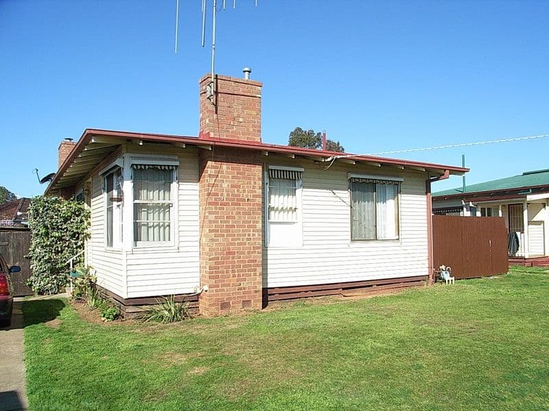 16 Garden Crescent, Echuca VIC 3564, Echuca - Thumbnail 2