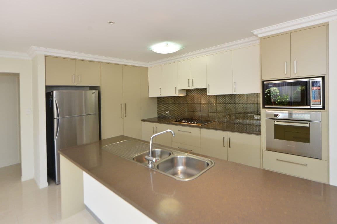 3 Saba Court, Middle Ridge QLD 4350, Middle Ridge - Thumbnail 2