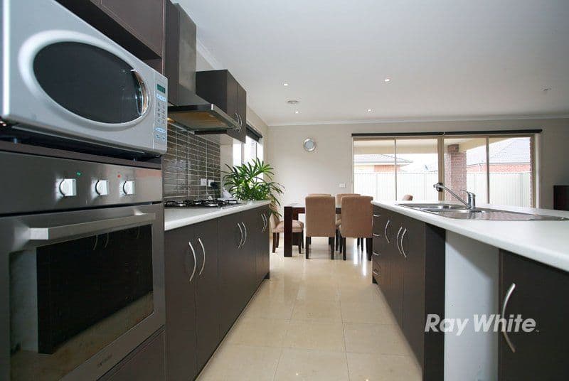 45 Tyndall Street, CRANBOURNE VIC 3977, Cranbourne East - Thumbnail 3