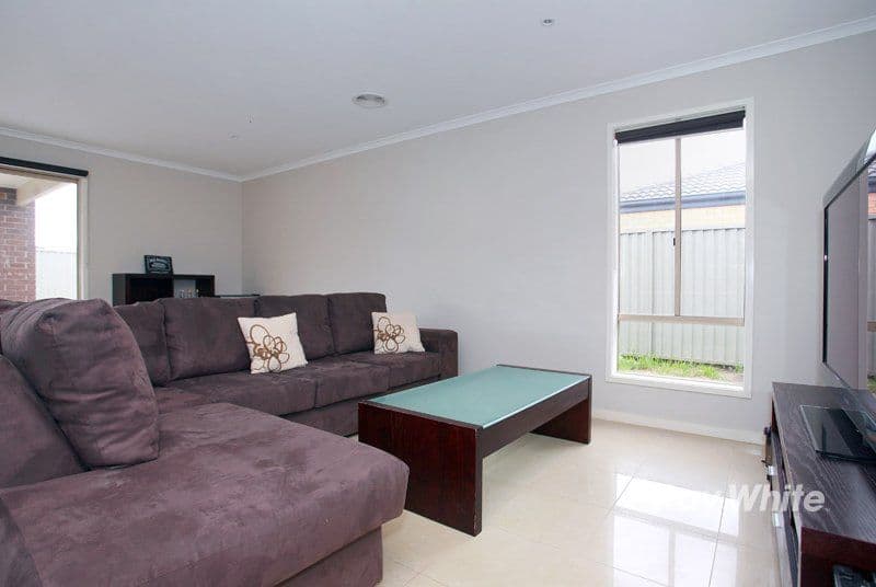 45 Tyndall Street, CRANBOURNE VIC 3977, Cranbourne East - Thumbnail 4