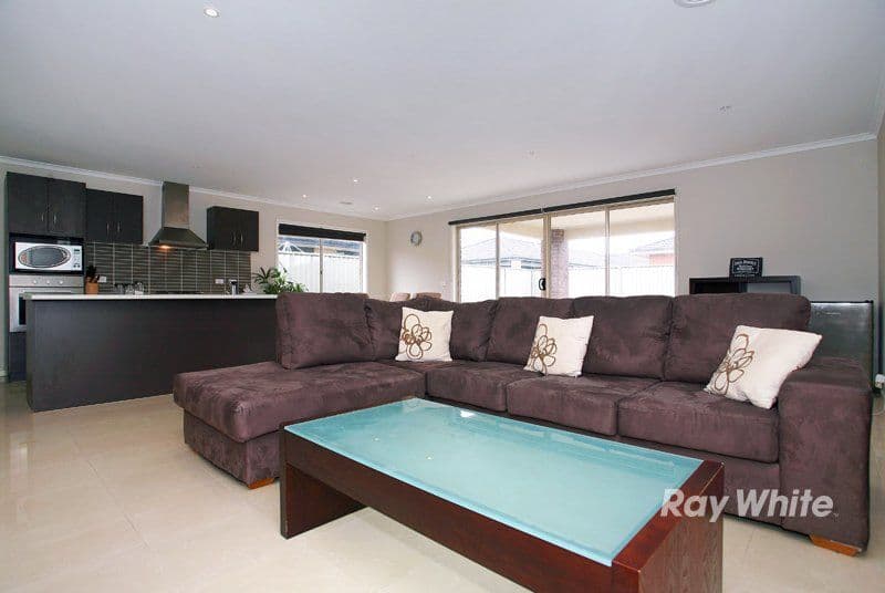 45 Tyndall Street, CRANBOURNE VIC 3977, Cranbourne East - Thumbnail 5