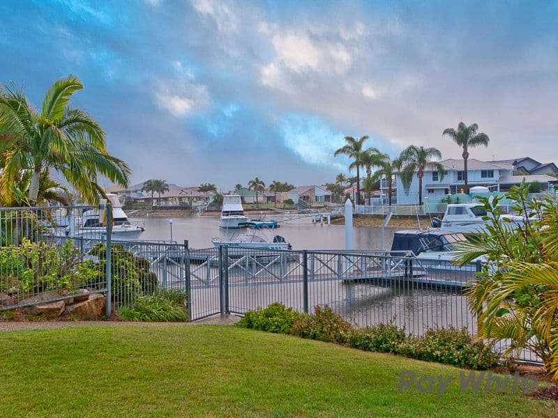 4 Fleetwing Avenue, NEWPORT QLD 4020, Newport - Thumbnail 2